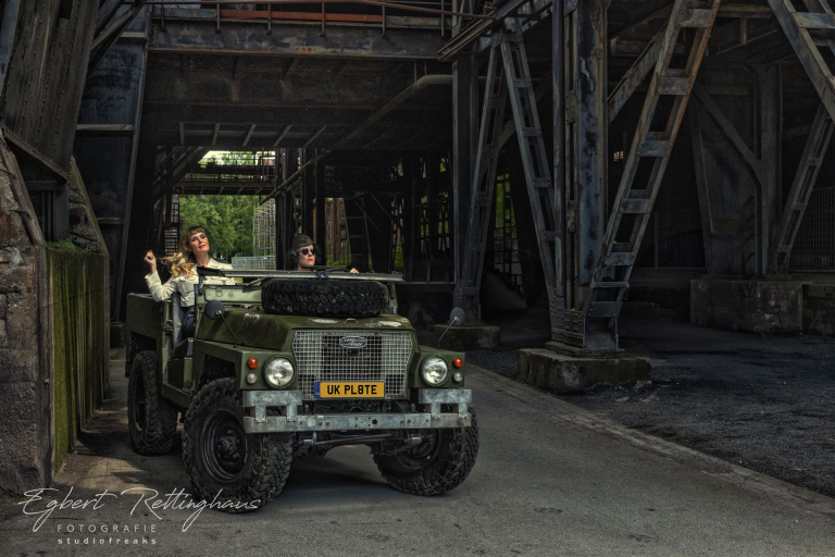 Natalie und Heike Land Rover Kopie